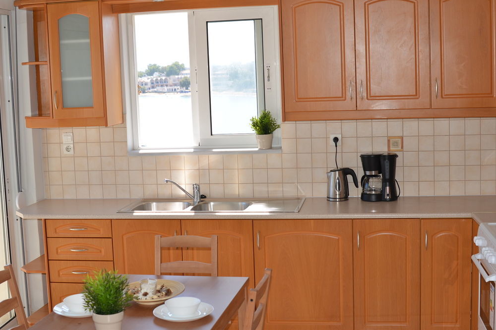 Kalamaki Apartments Bagian luar foto